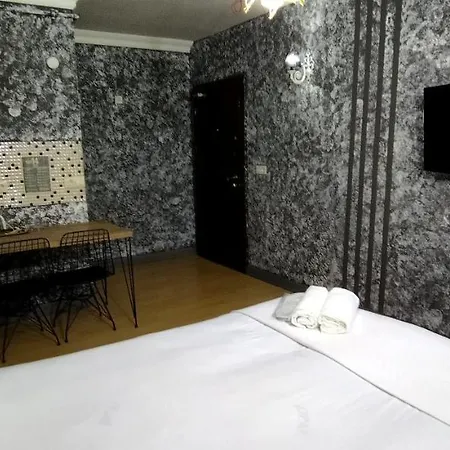 아파트 Zirkon Suit