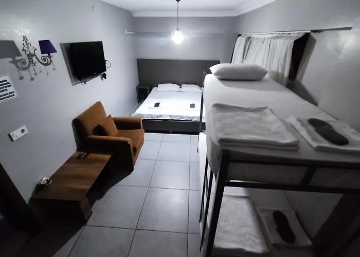 Zirkon Suit アパート *